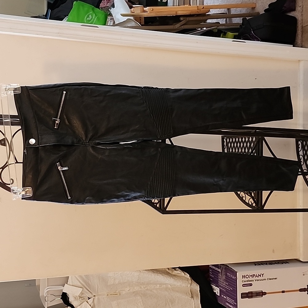 #6 DIVIDED FAUX LEATHER PANTS